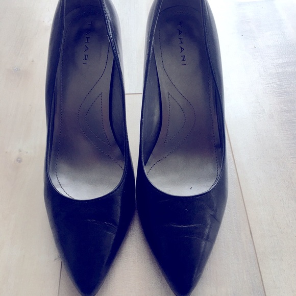 TAHARI - Black leather stilettos pointed toes 8.5 - Picture 1 of 8